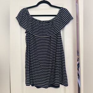 Max Studio - Navy and White Striped Off-Shoulder Top - Large 💙🤍